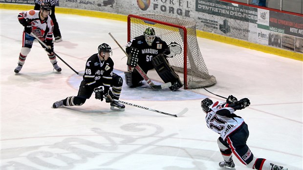 Série finale de la LNAH : le HC Carvena réplique