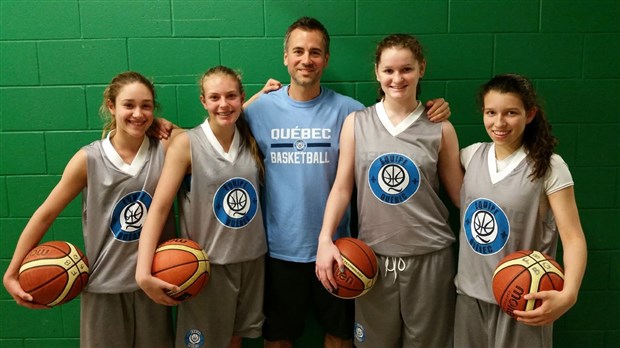 Sept joueuses de basketball de l'école Fernand-Lefevbvre représenteront le Québec