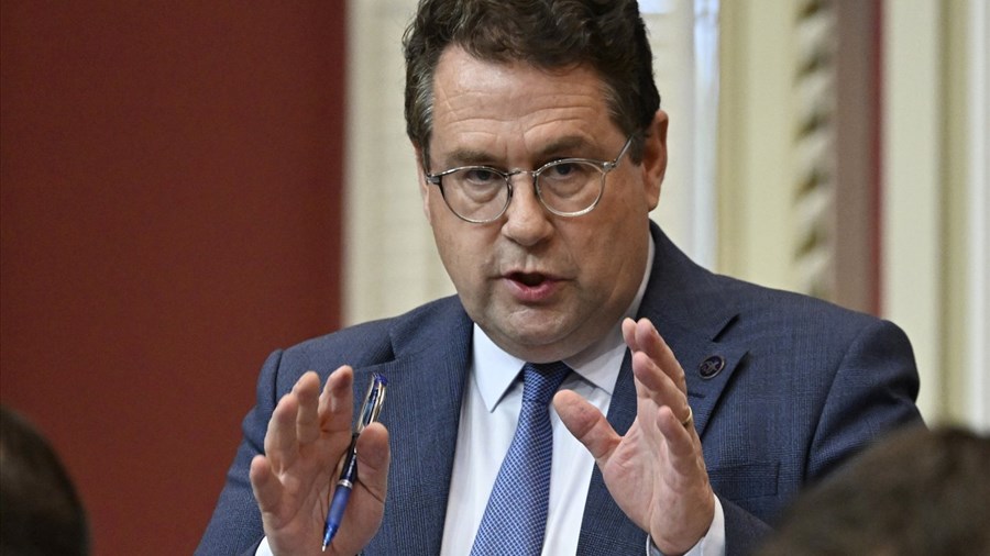 Le ministre Bernard Drainville ouvre la porte à la rémunération des stages